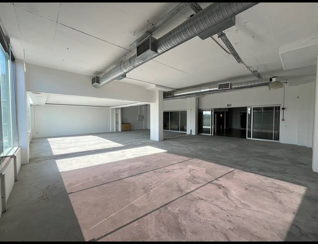 175M² BUSINESS TO LET IN PAARDEN EILAND
